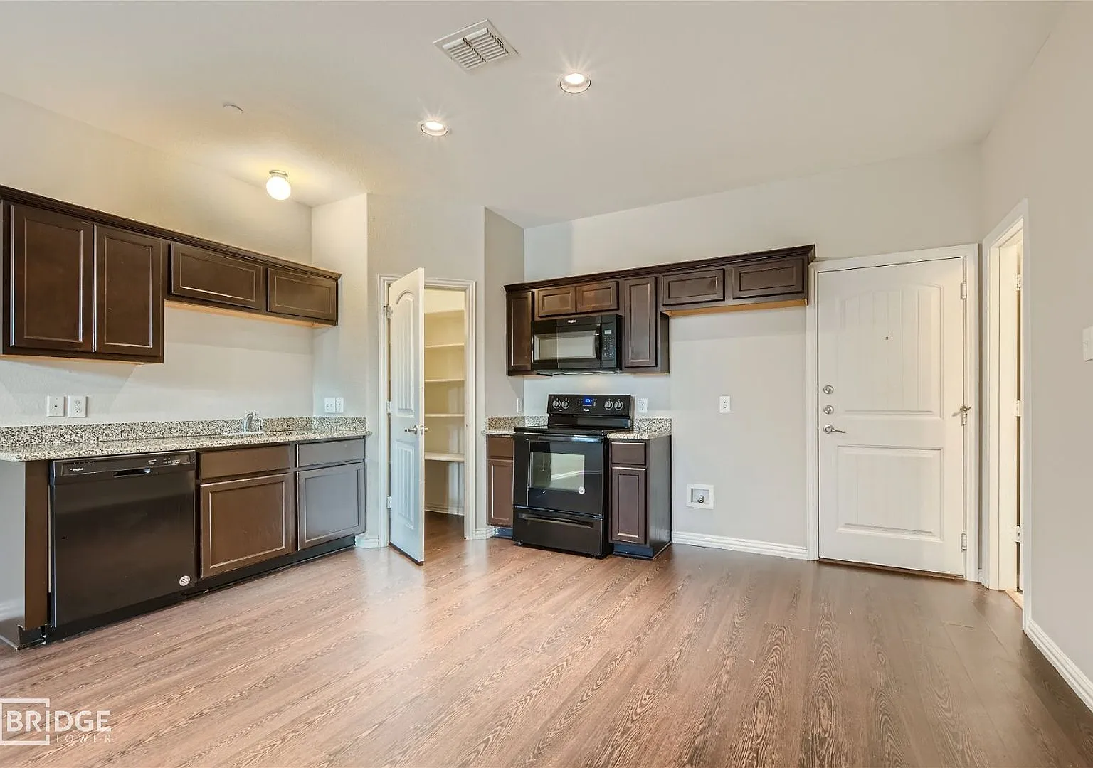 1312 Lake Crest Lane, Lewisville TX 75057 — Photo 4