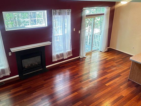 4th image of 108 Stratford Ct