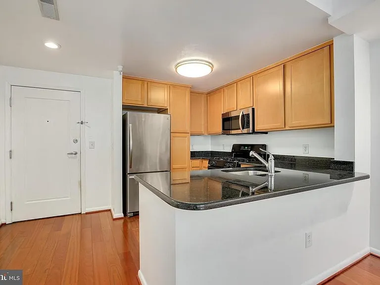355 I St SW #511 — Photo 13