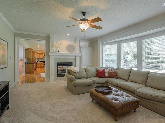 2nd image of 700 NE Twin Brook Dr