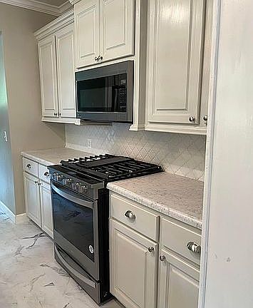 4th image of 415 N Columbus Ave