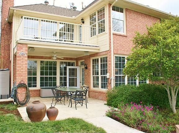 5th image of 825 Greenway Dr