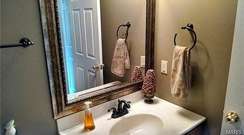 2nd image of 14 Overlook Place Ct