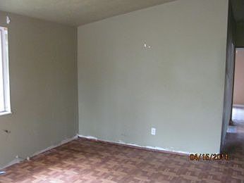2nd image of 819 S Whitcomb Ave