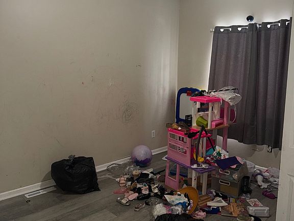 4th image of 1309 Barney Ave