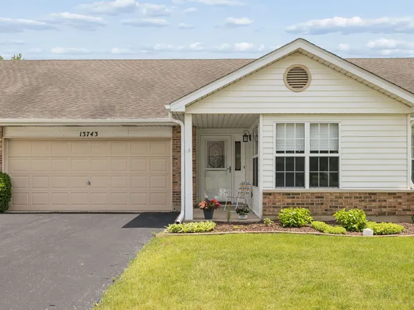 13743 S Magnolia Dr, Plainfield, IL 60544