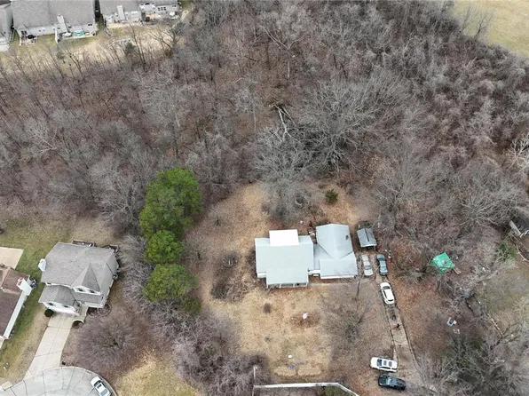 5504 Blue Skies Ln, Saint Louis, MO 63129