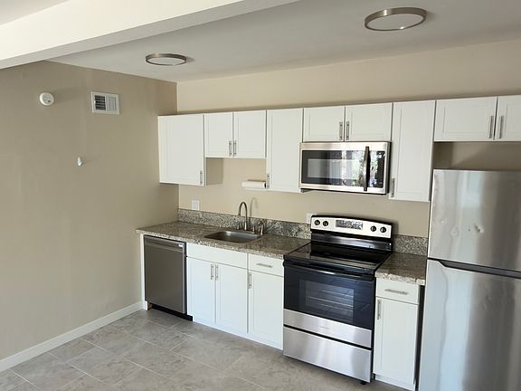 2nd image of 502 E Glenn St #11
