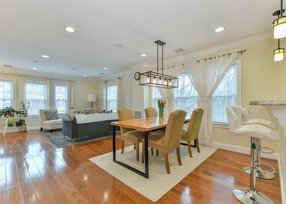 1st image of 143 Williams St #3