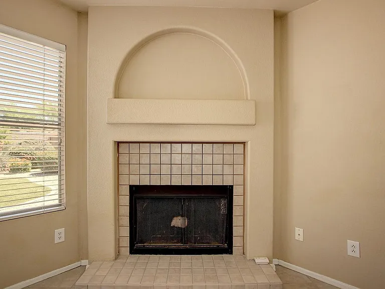 4726 E Mossman Rd — Photo 5