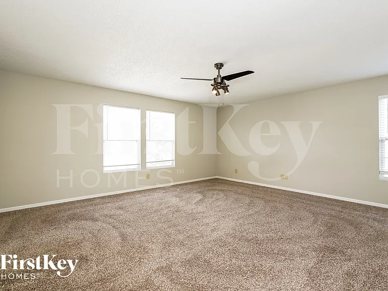 779 Heartland Dr — Photo 8