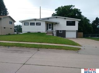 9373 Ogden St, Omaha, NE 68134