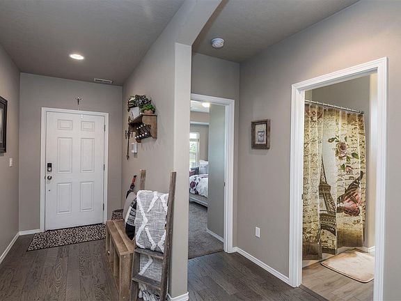 4th image of 6106 Wallowa Ln