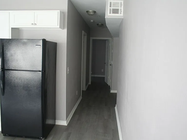 2319 NW 12th St — Photo 7
