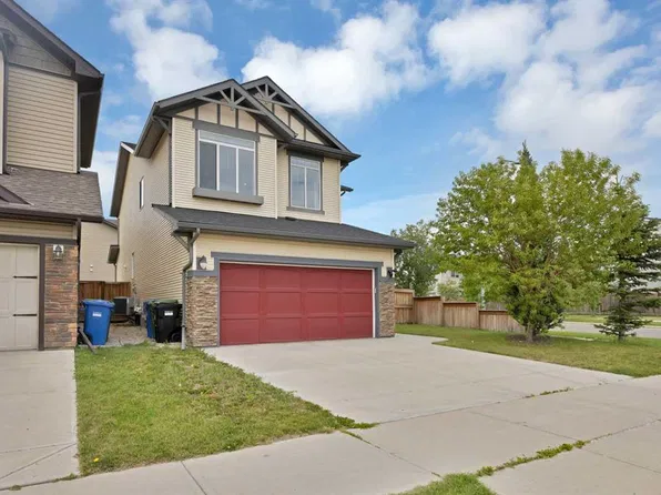 799 S New Brighton Dr SE, Calgary, AB T2Z 1A1