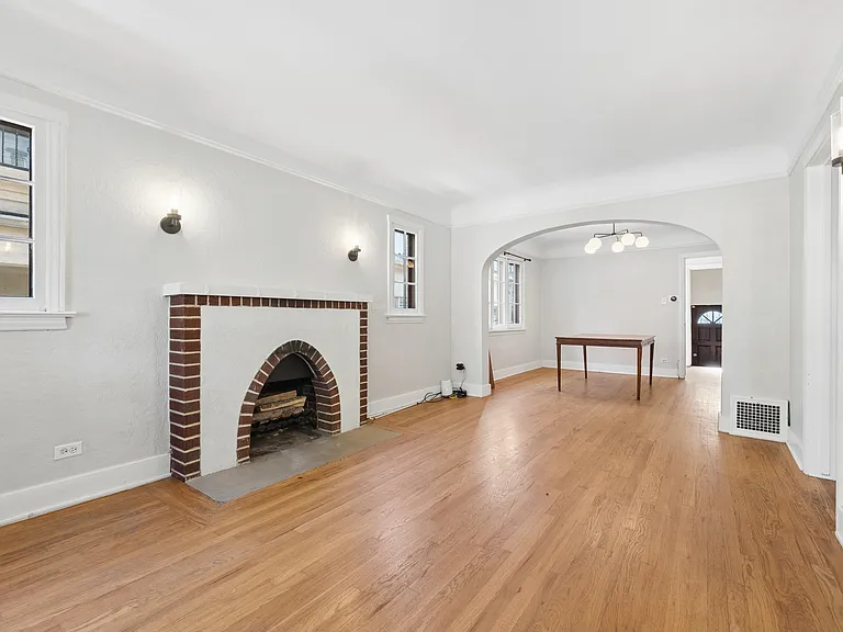 512 Jackson St — Photo 6