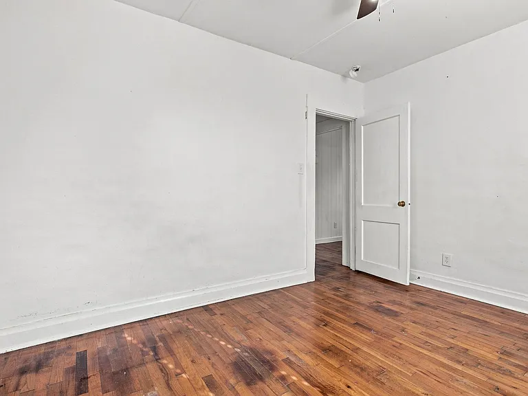 300 S College St — Photo 14