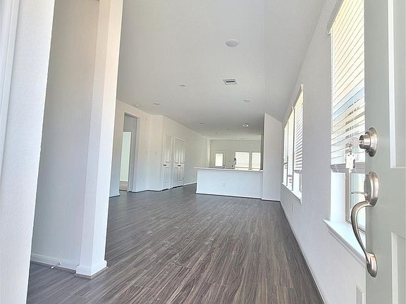 3rd image of 357 Salerio Way