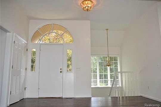3rd image of 600 Deauville Ln #500