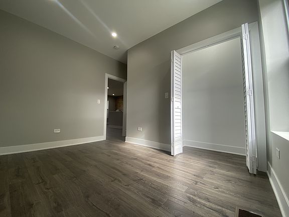 4th image of 4230 W Crystal St #17934926