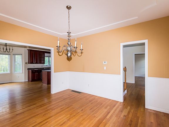 5th image of 155 Harvest Ln