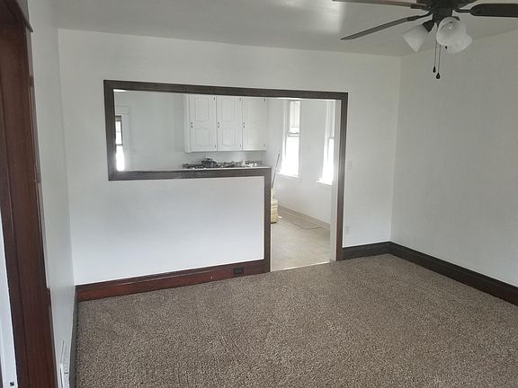 14 x 14 carpeted