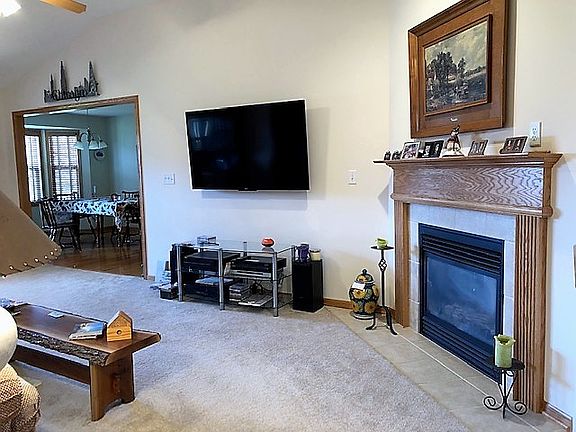 5th image of 724 Dolores Ln