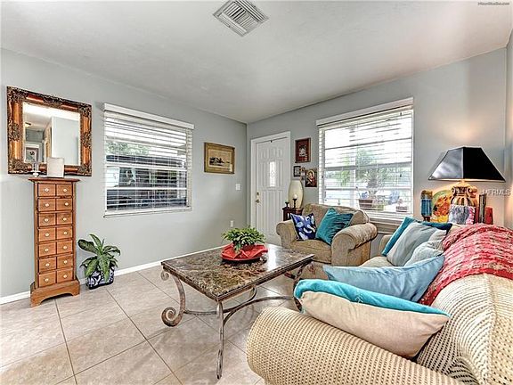 4th image of 5220 12th Avenue Dr W