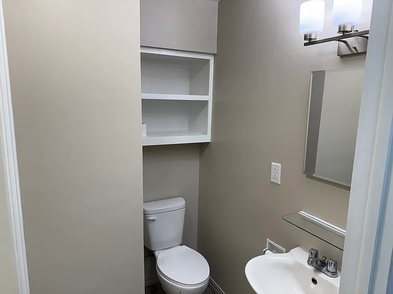 243 Rockwell St — Photo 8