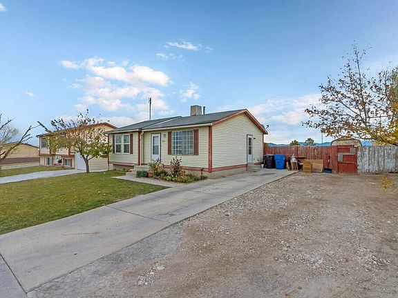 3rd image of 3587 S Buckeroo Dr