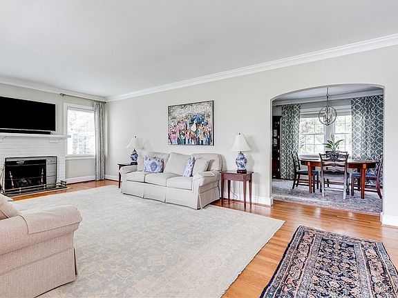 3rd image of 6701 Kensington Ave