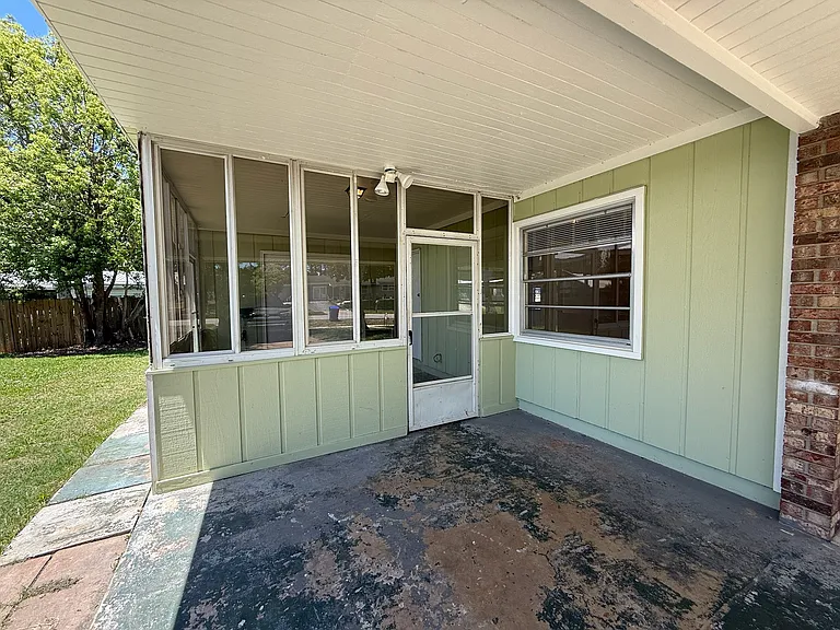 209 Phoenetia Dr — Photo 13