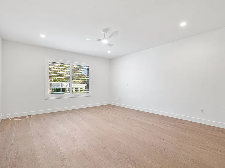 76 Sutton Pl S — Photo 30