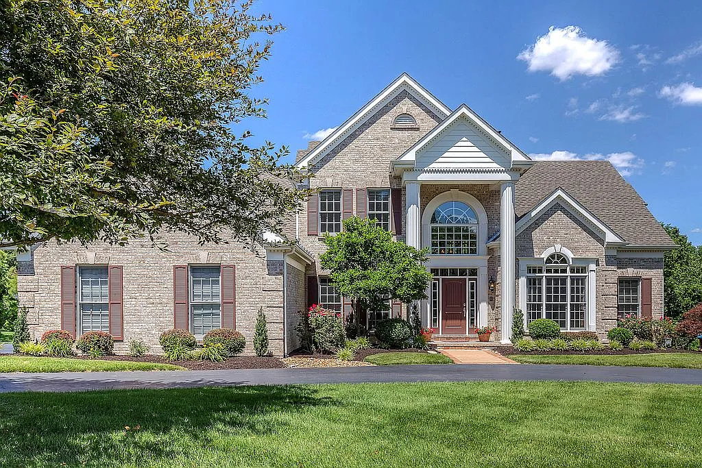 320 Pine Bend Dr photo 1