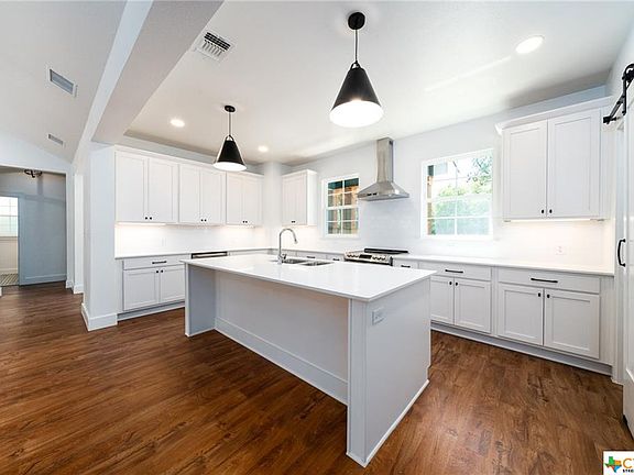 4th image of 15856 Salado Dr