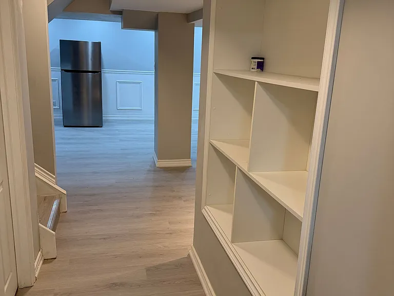 327 Mantle Ave #BASEMENT — Photo 8