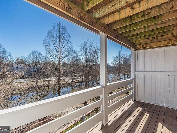 5th image of 2850 Yarling Ct #2850