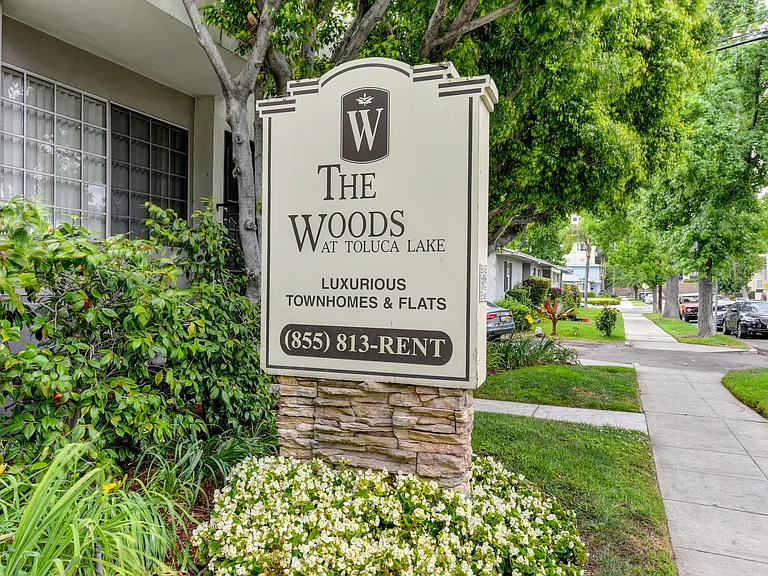 The Woods at Toluca Lake — Photo 37