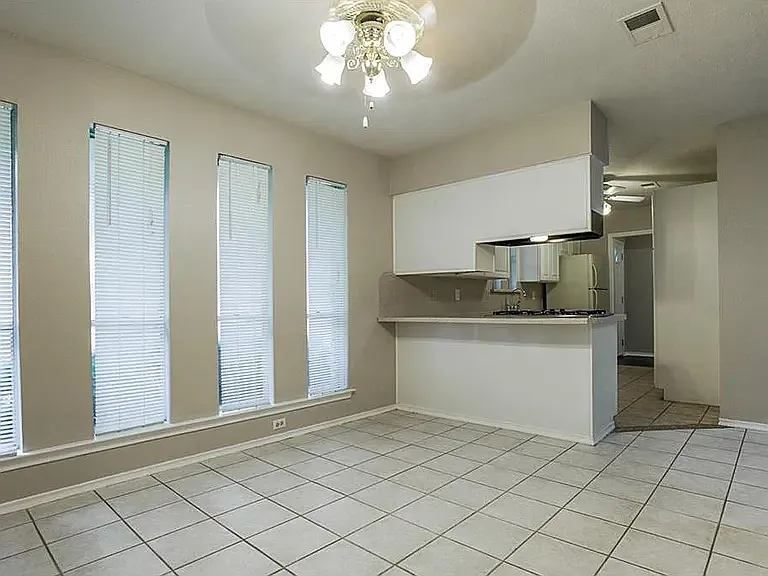 1508 Northcrest Dr — Photo 5
