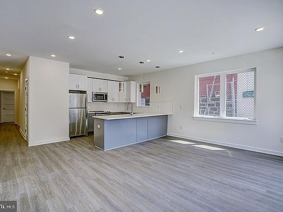 4th image of 4829 Baltimore Ave #A