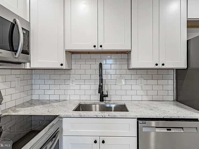 21 Gay St #301 — Photo 3