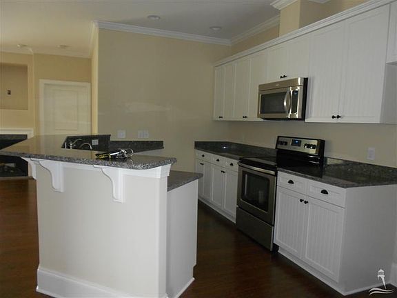 5th image of 7195 Bonaventure Street SW #302
