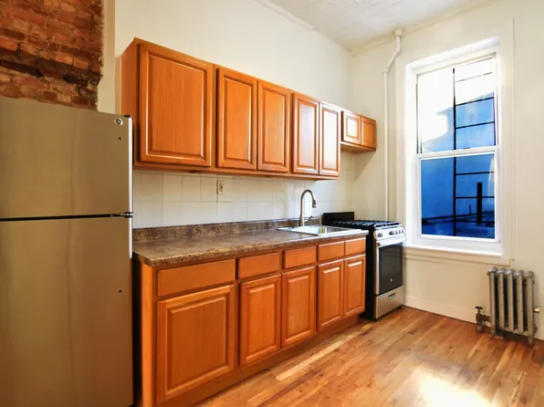 521 Hicks Street image 1 of 3