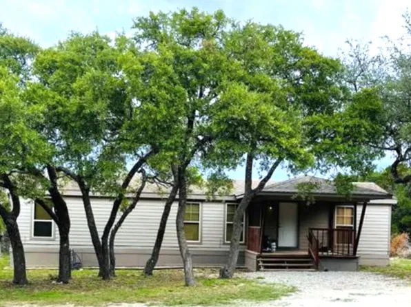 105 Oak Ln, Dripping Springs, TX 78620