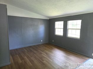 148 Saint James Ln, Cahokia, IL 62206