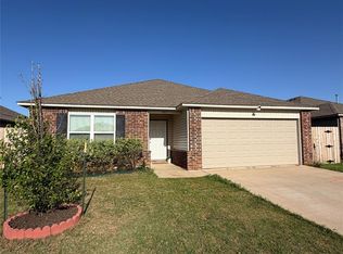 3015 Westbrook St, Chickasha, OK 73018