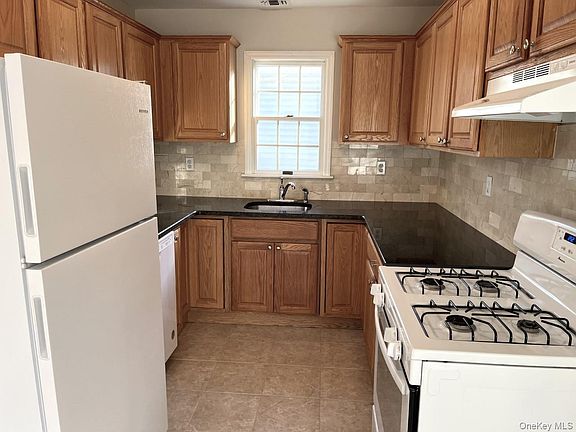 3rd image of 56 Linwood Rd N Floor 2