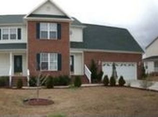 211 Newport Dr, Jacksonville, NC 28540