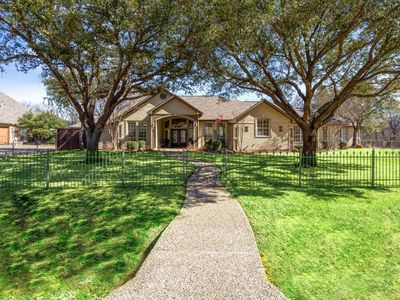 221 Meadow Oaks Dr, Burleson, TX, 76028