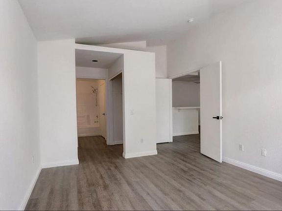 3rd image of 320 Isthmus Way Unit 27